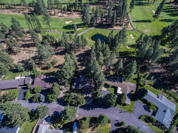 20277 Fairway Dr, Bend, OR 97702