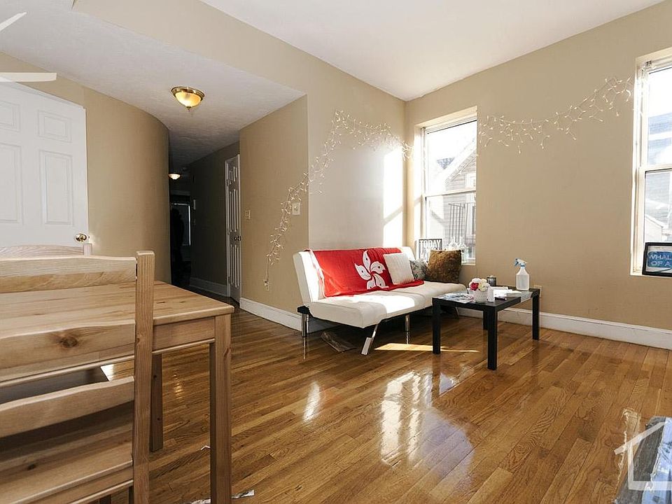 2nd image of 11 Highgate St #7IS