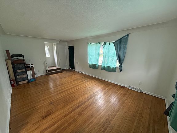 2nd image of 3554 Cecelia Ave