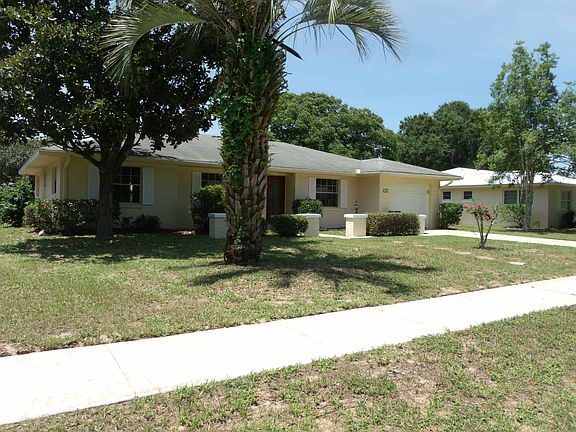 2nd image of 402 Travino Ave