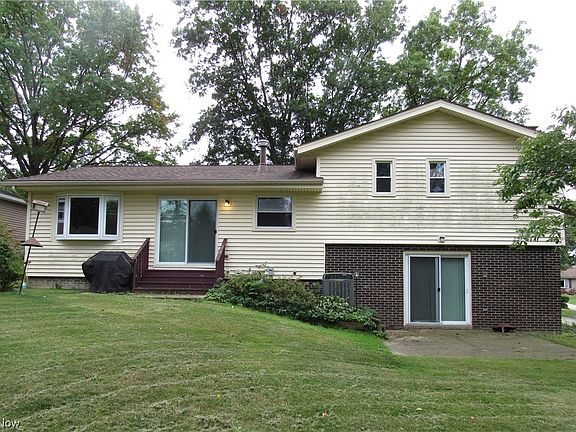 3rd image of 310 S Park Dr