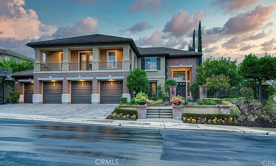 23 Van Gogh Way