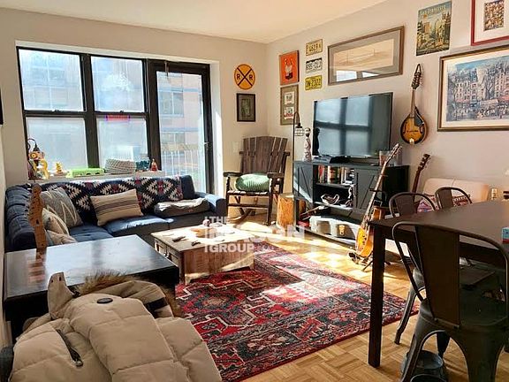 2nd image of 337 W 43rd St #5S