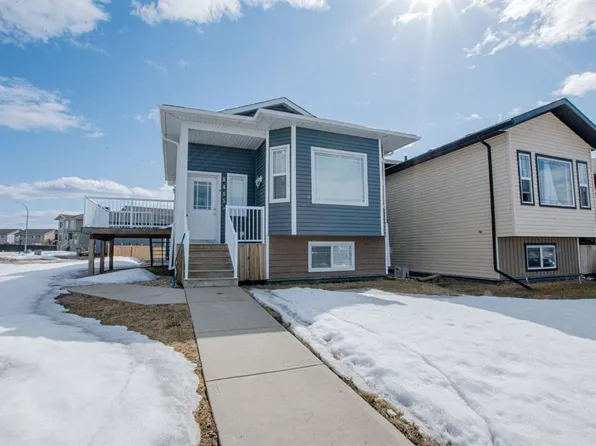 8453 N 102nd Ave, Grande Prairie, AB T8X 0N7