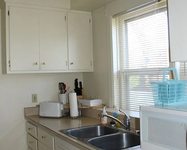 600 E 21st St #1 — Photo 11