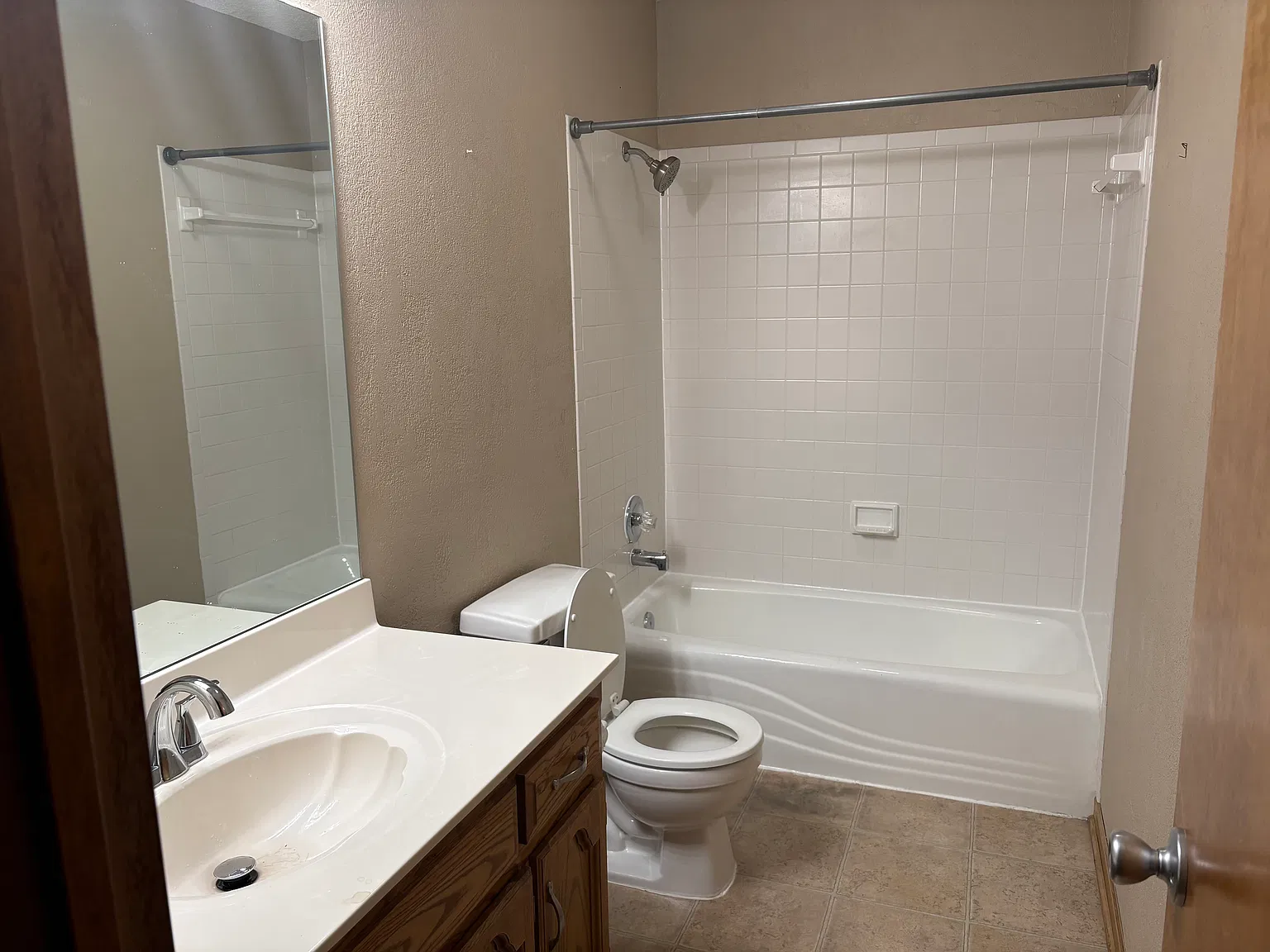 3 bed, 1487 sqft, $2,000 — Photo 3