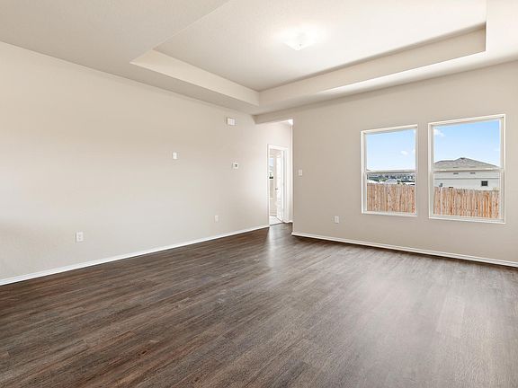 5th image of 108 Porcupine Ln