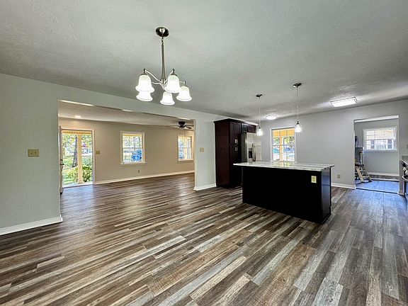 4th image of 45 York Ln