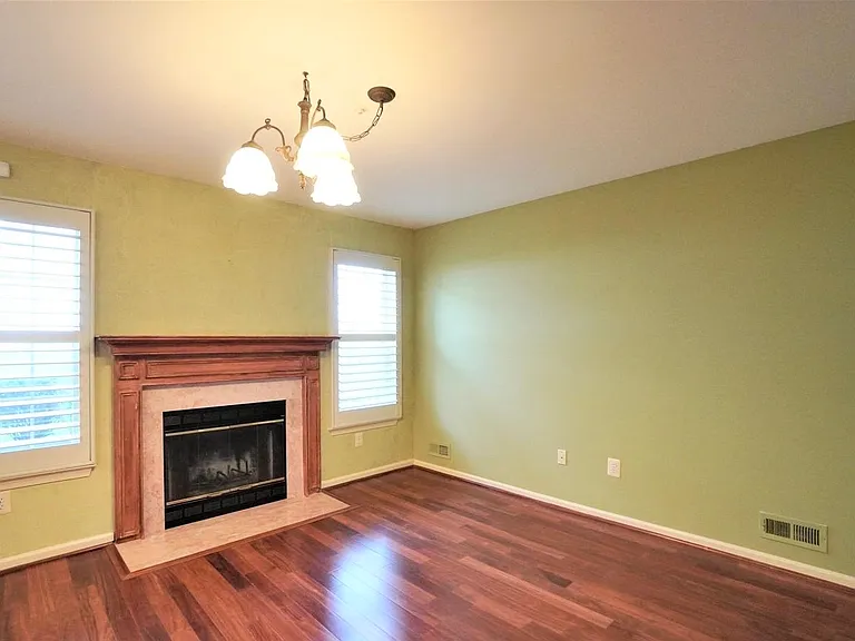 2607 Virginia Ln — Photo 8