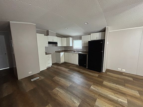 3rd image of 99 Riviera Courts Dr #99