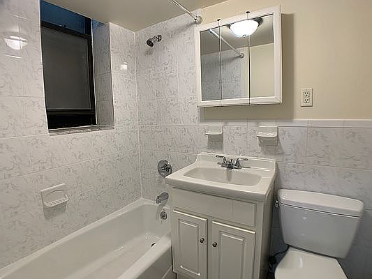 5th image of 147 E 90th St #B1