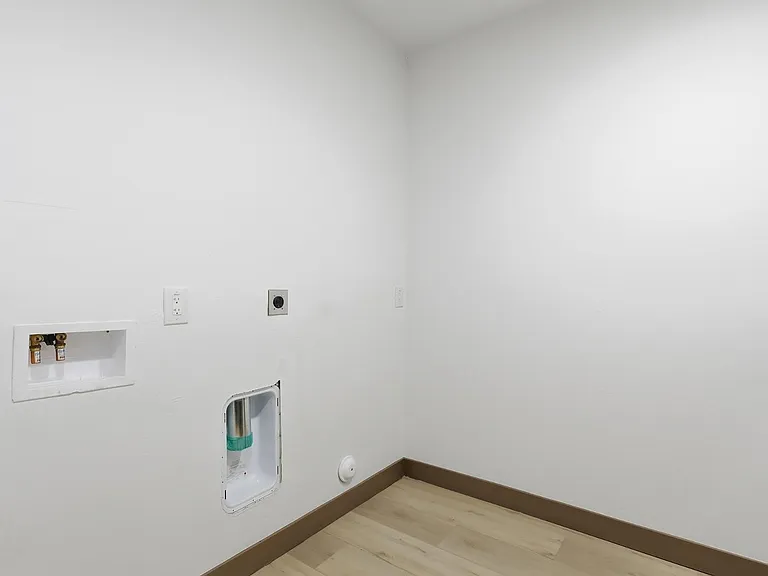 2809 E Trumbull Rd #2 — Photo 15