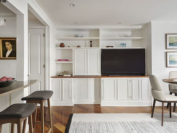 3rd image of 4 W 109th St APT 4E