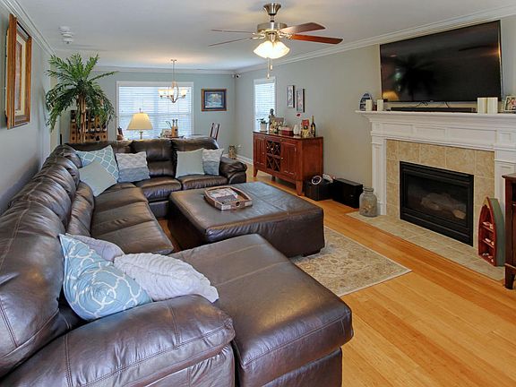4th image of 2809 Hopscotch Ln
