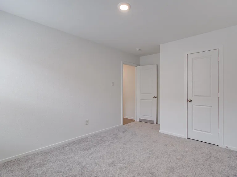 18054 Le Gotte Ln — Photo 6