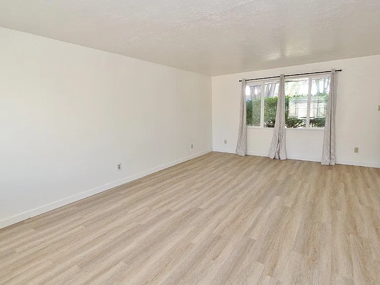 1407 Ellis Ave #6 — Photo 15