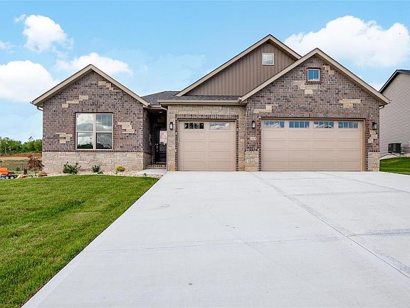 2nd image of 169 Stonebridge Bluff Dr