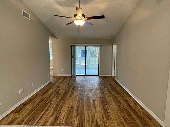 3rd image of 418 Domenico Cir