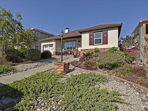 2nd image of 754 Cypress Ave