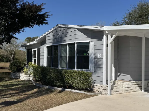 19 La Viilla Court, Fort Pierce, FL 34951