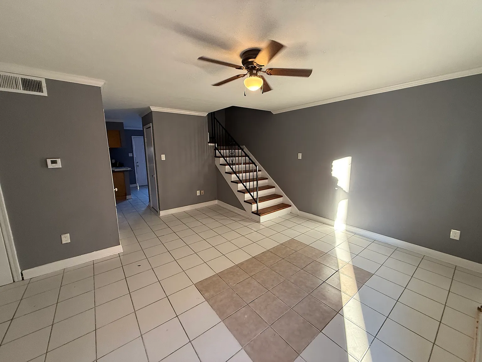 2 bed, 1.5 bath, 1000 sqft, $1,300 — Photo 4