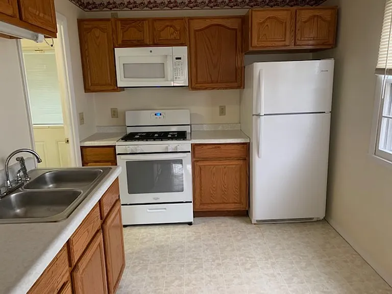 1334 N Linden St — Photo 9