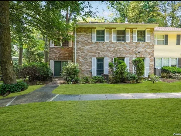 3 Woodtree Drive #-, Woodbury, NY 11797