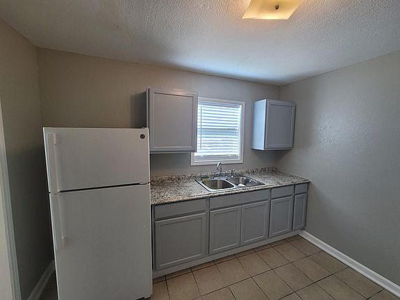 3rd image of 5728 Leeland Dr #1