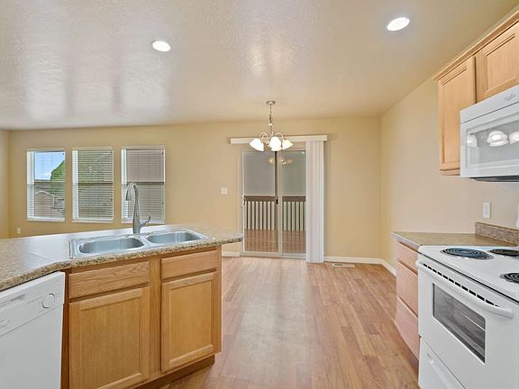 2nd image of 1181 N Dragonfly Ln