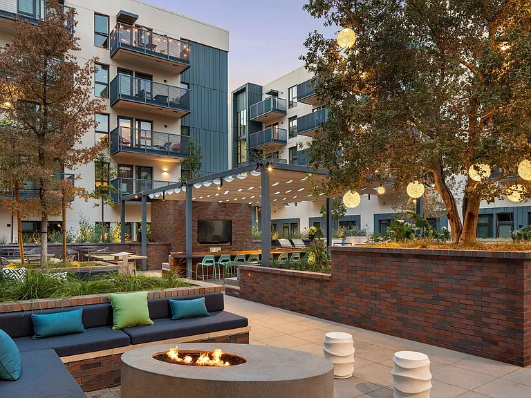 Amenity Courtyard