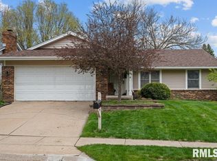 1524 W 46th Pl, Davenport, IA 52806