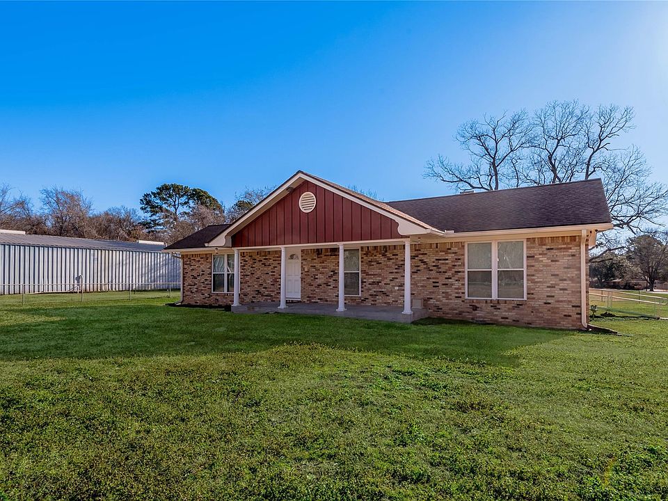 1st image of 2201 Badger Ln