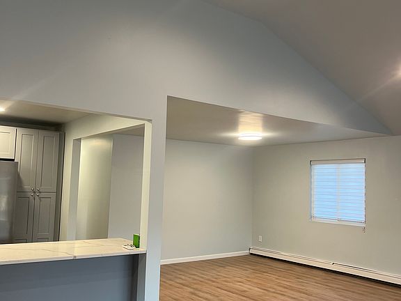 4th image of 11 Mohegan Ave