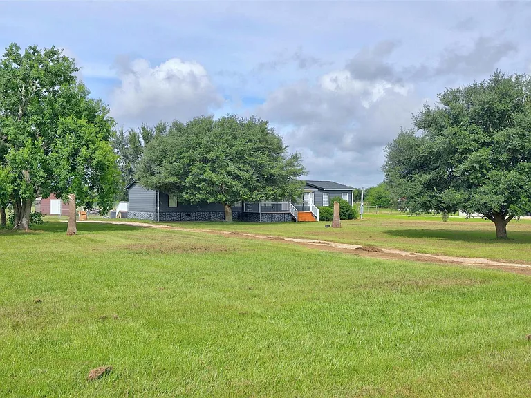 1955 Lauren Ln — Photo 35