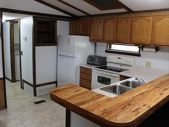 4th image of 103 Maples Park Dr