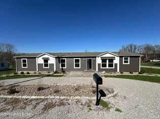 115 E Maple St, Irvington, KY
