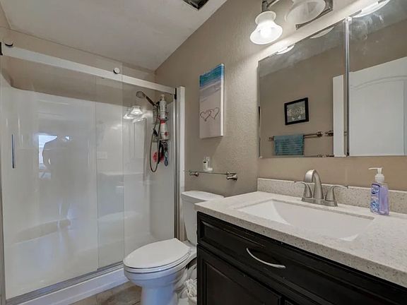 4th image of 10623 N 49th Ave
