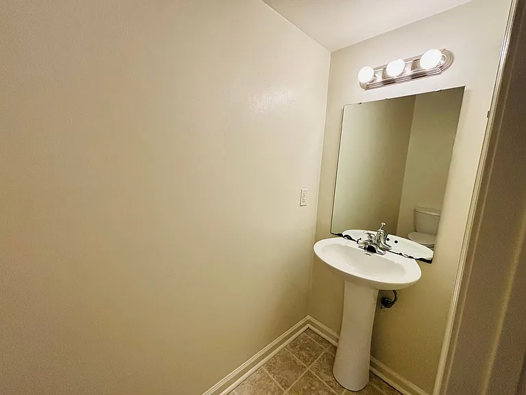 50 Salem Ln — Photo 11