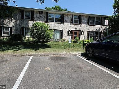 2nd image of 1025 Smetana Rd APT 2