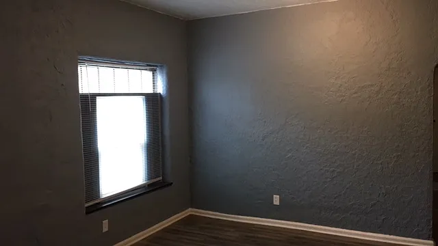 2 bed, 900 sqft, $1,300 — Photo 3