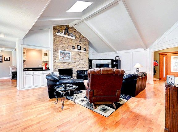 4th image of 7615 Mullrany Dr