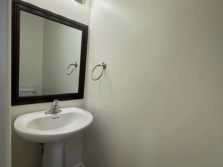 1000 E Bluffview Dr #118 — Photo 7