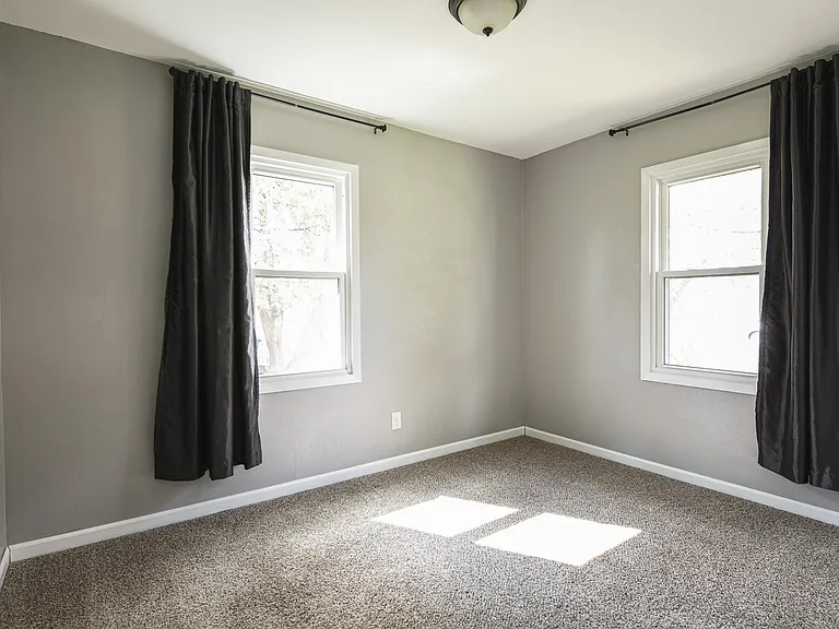 6960 Townsend Ave — Photo 14