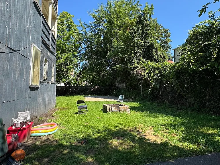107 College St #1R — Photo 4