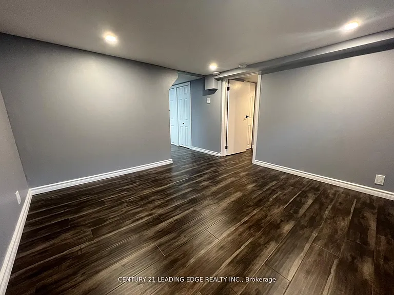 497 King St E — Photo 5