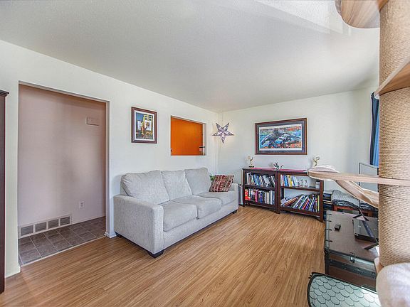 3rd image of 1623 Pennoyer Ave