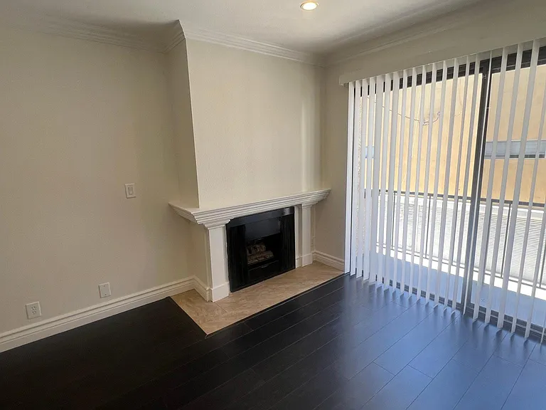 4307 Whitsett Ave #104 — Photo 12