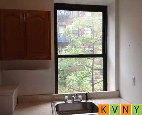 Rented by KVNY Soho | media 37