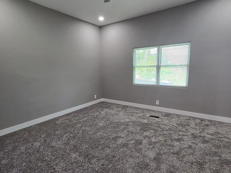319 E Trinity Ln #A — Photo 11