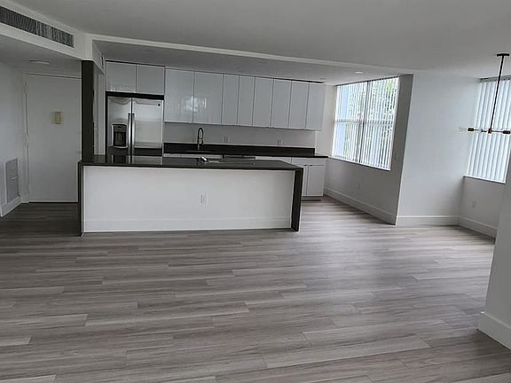 2nd image of 1300 NE Miami Gardens Dr APT 507E